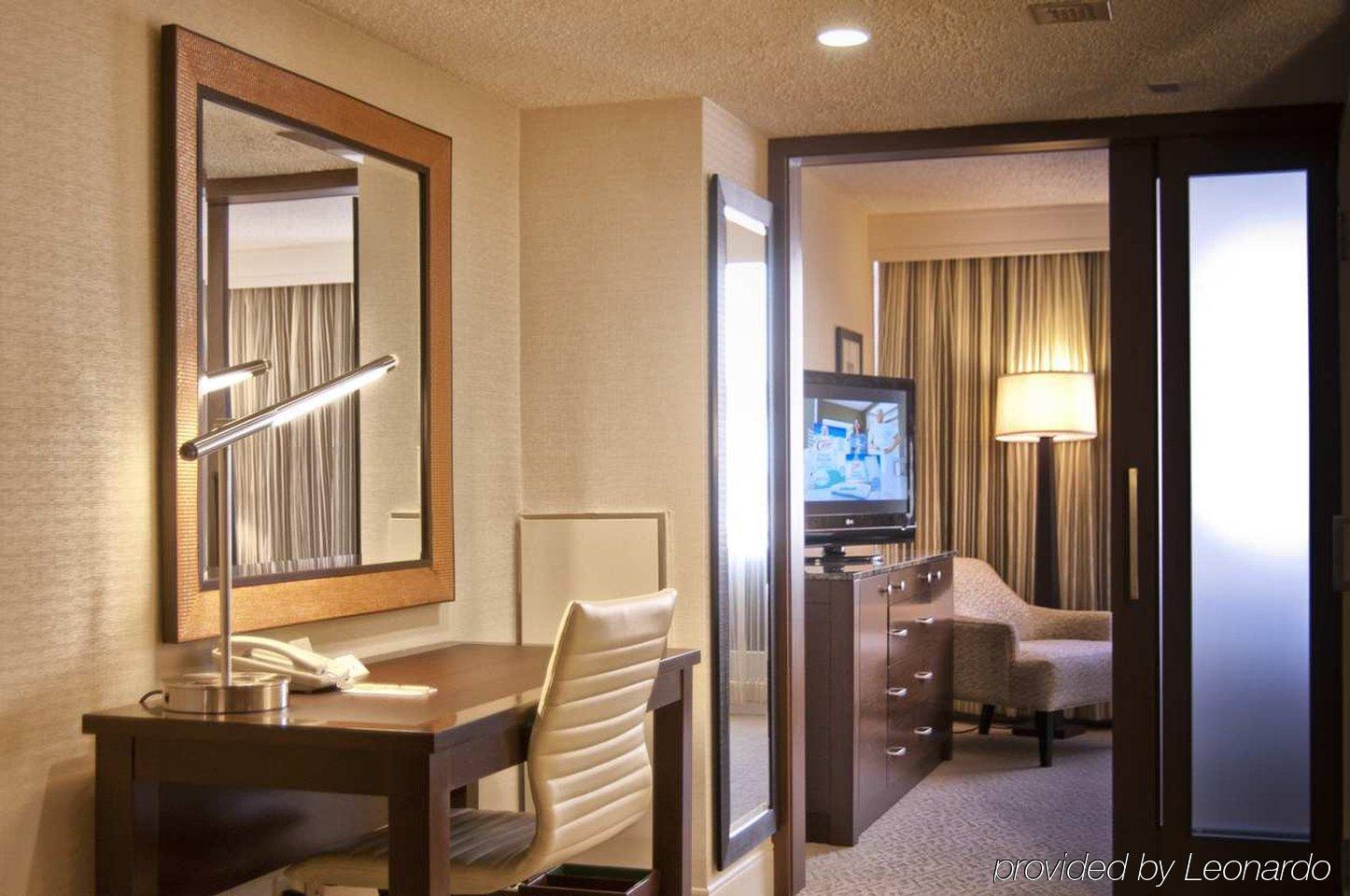 华盛顿特区水晶城希尔顿逸林酒店 阿林顿 客房 照片